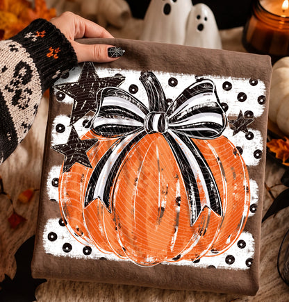 La Calabaza Coqueta Spooky Season Halloween Shirt | Fall Graphic Tee