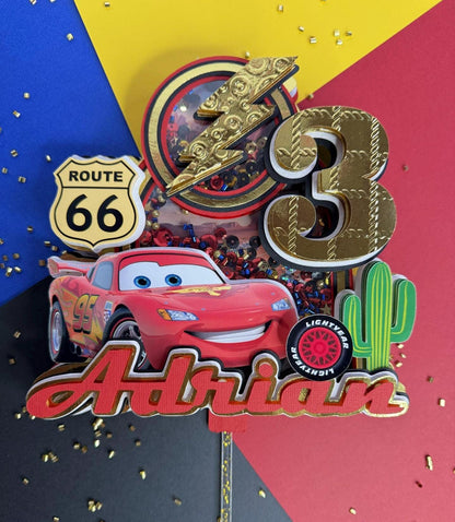 Adorno para tarta de Rayo McQueen: Decoración para fiesta de cumpleaños de Cars con confeti y luces LED