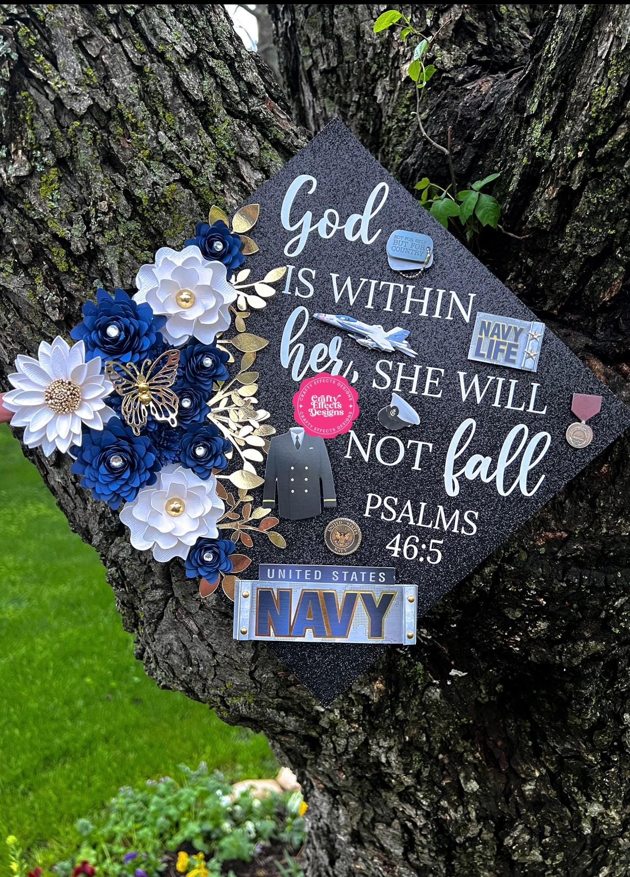 Adorno personalizado para birrete de graduación azul marino: purpurina, flores y perlas