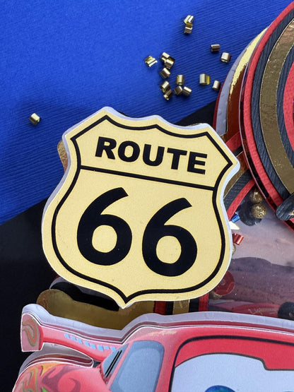 Adorno para tarta de Rayo McQueen: Decoración para fiesta de cumpleaños de Cars con confeti y luces LED