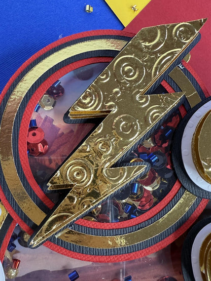 Adorno para tarta de Rayo McQueen: Decoración para fiesta de cumpleaños de Cars con confeti y luces LED