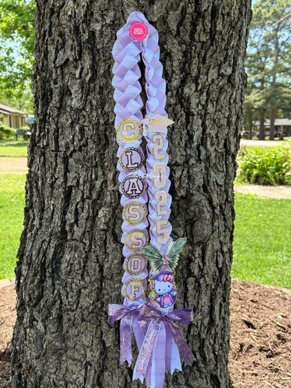 Adorno floral hecho a mano para birrete de graduación: Hecho a medida